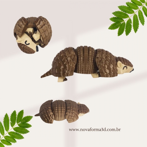 Tatu-Bola Articulado 3D Mini | 6,3 cm | Vira Bolinha