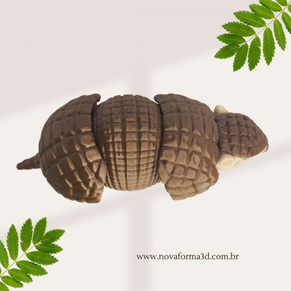 Tatu-Bola Articulado 3D Grande | 16,5 cm | Vira Bolinha